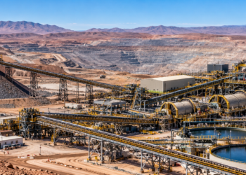 Large open-pit copper mine and processing complex in Chile's Atacama Desert